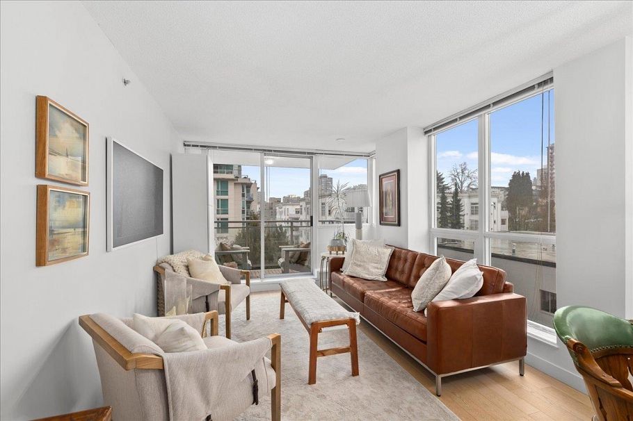 708 188 E Esplanade North Vancouver, BC - 3