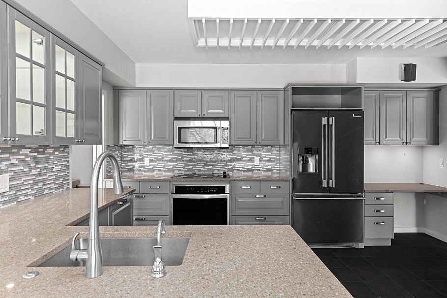 6297 Mackenzie Street Vancouver, BC - 9