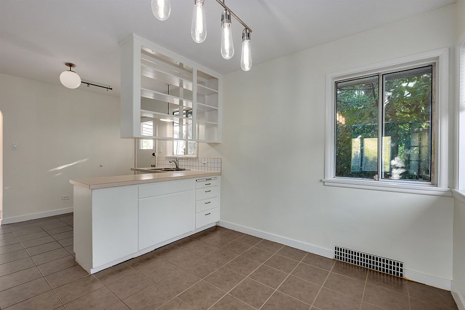 509 E Keith Road North Vancouver, BC - 9