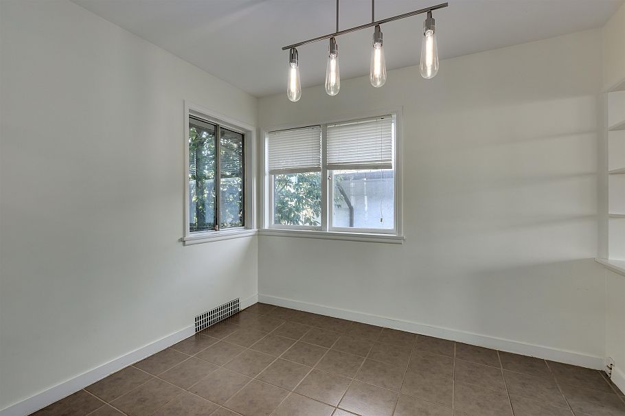 509 E Keith Road North Vancouver, BC - 7