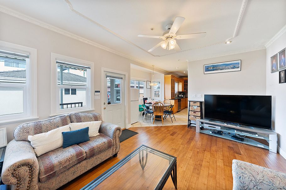 1437 E 58th Avenue Vancouver, BC - 11