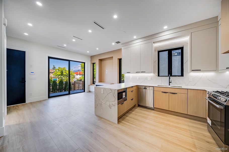 1 2636 Mcgill Street Vancouver, BC - 11