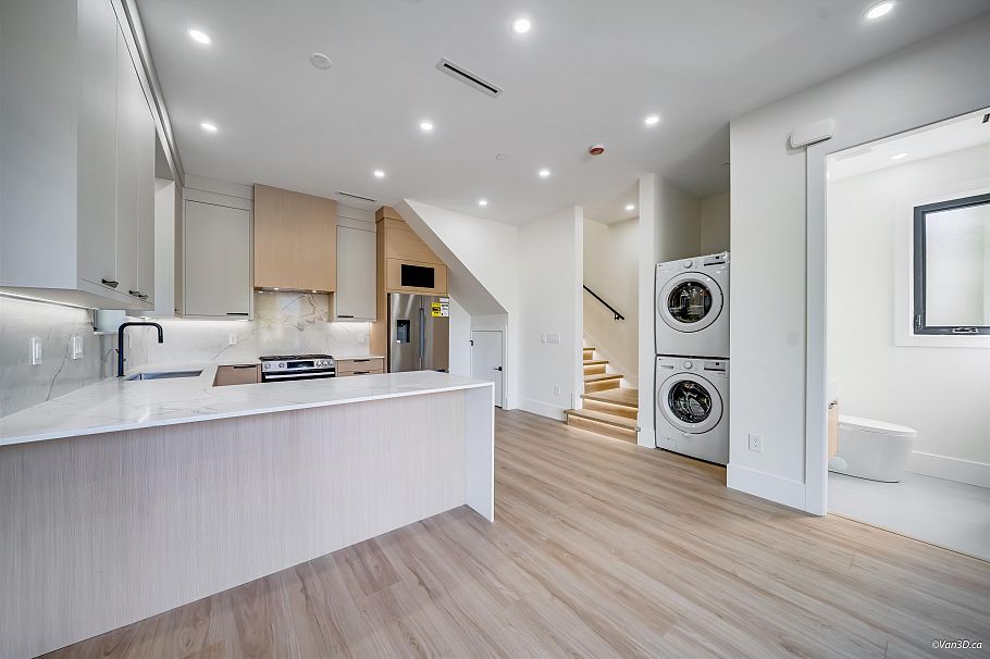 1 2636 Mcgill Street Vancouver, BC - 9