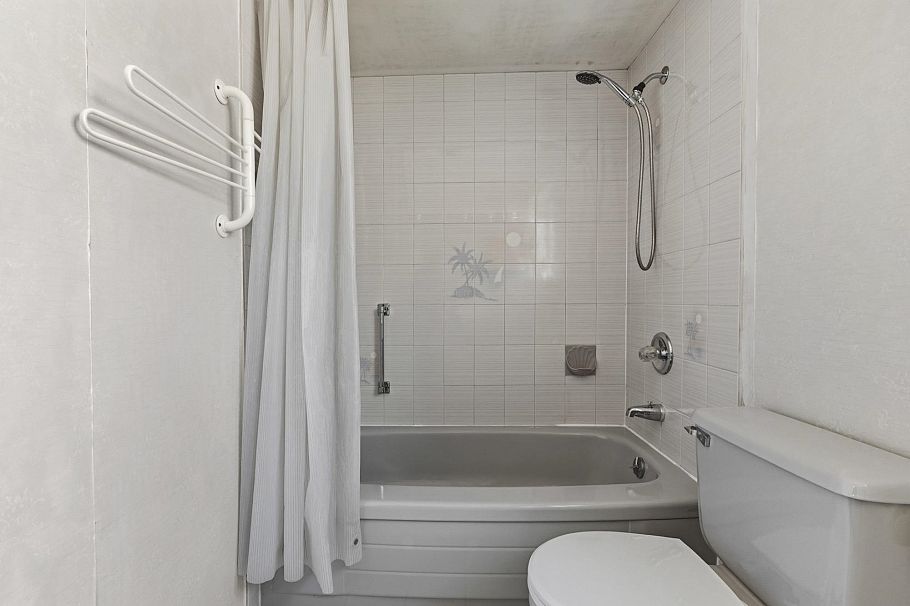 2778 E 47th Avenue Vancouver, BC - 17