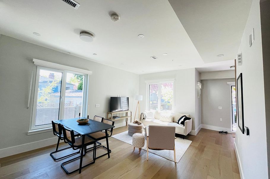 1341 E 21st Avenue Vancouver, BC - 8