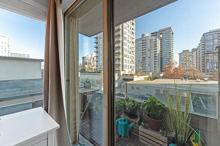 304 137 W 17th Street North Vancouver, BC - 15