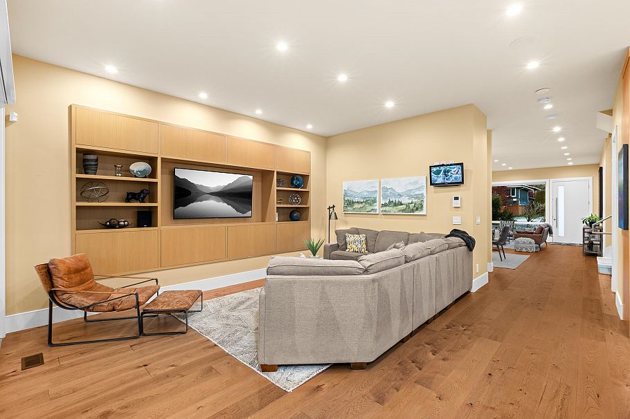 315 E 20th Street North Vancouver, BC - 9