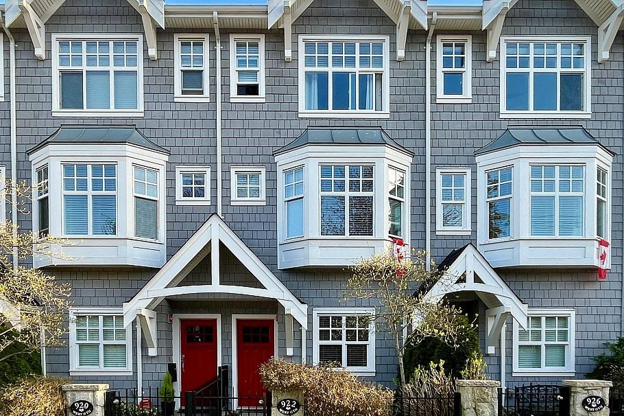 922 W 15th Avenue Vancouver, BC - 1