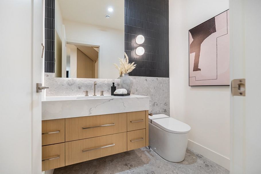 1 3345 W 13th Avenue Vancouver, BC - 21