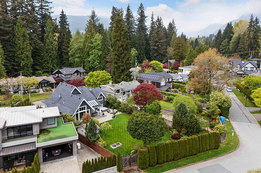 4390 Cheviot Road North Vancouver, BC - 27