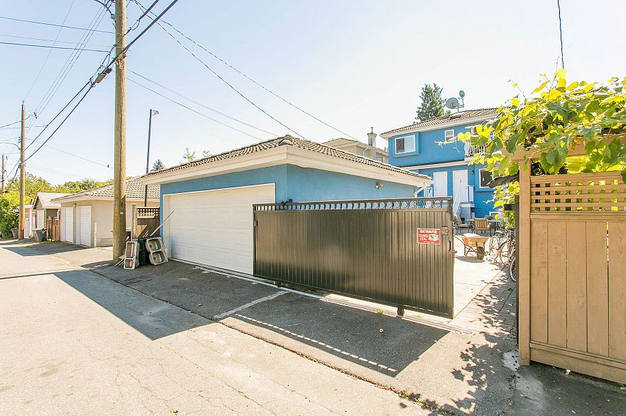 915 E 23rd Avenue Vancouver, BC - 29