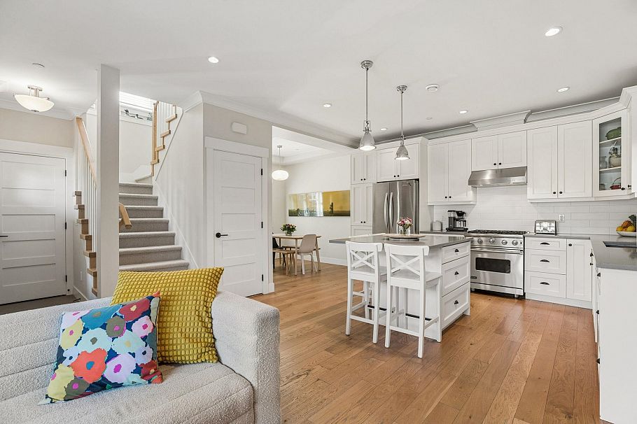 947 E 21st Avenue Vancouver, BC - 3