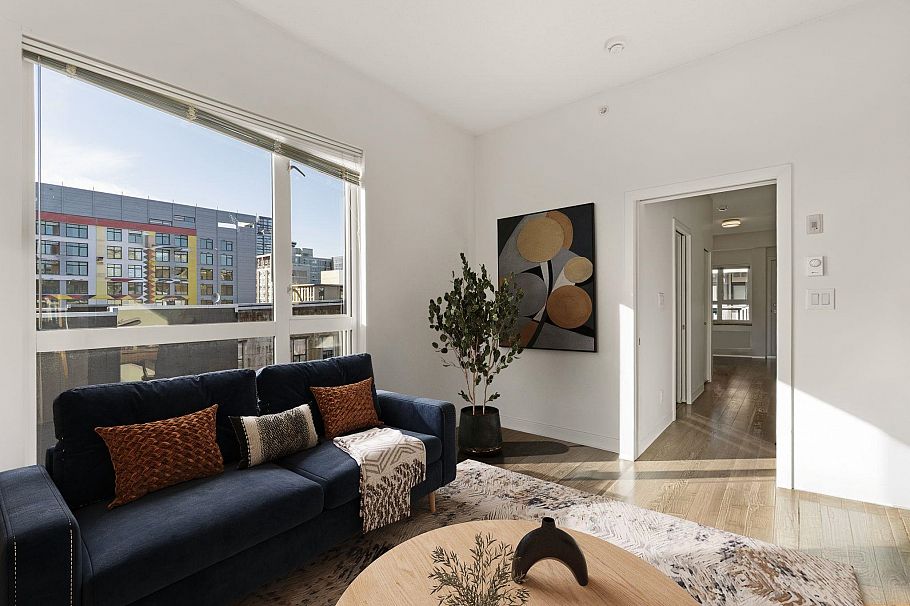 618 138 E Hastings Street Vancouver, BC - 3