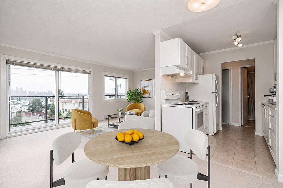 309 240 Mahon Avenue North Vancouver, BC - 2