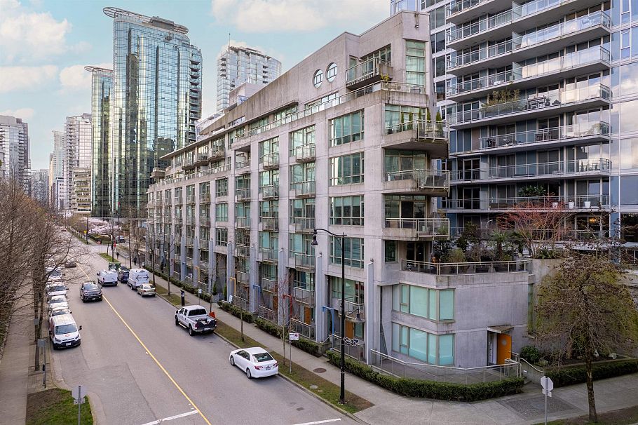 507 1478 W Hastings Street Vancouver, BC - 3