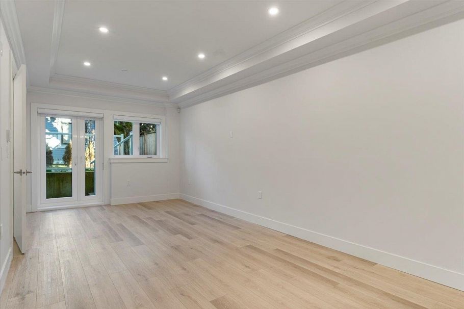 2229 W 16th Avenue Vancouver, BC - 29