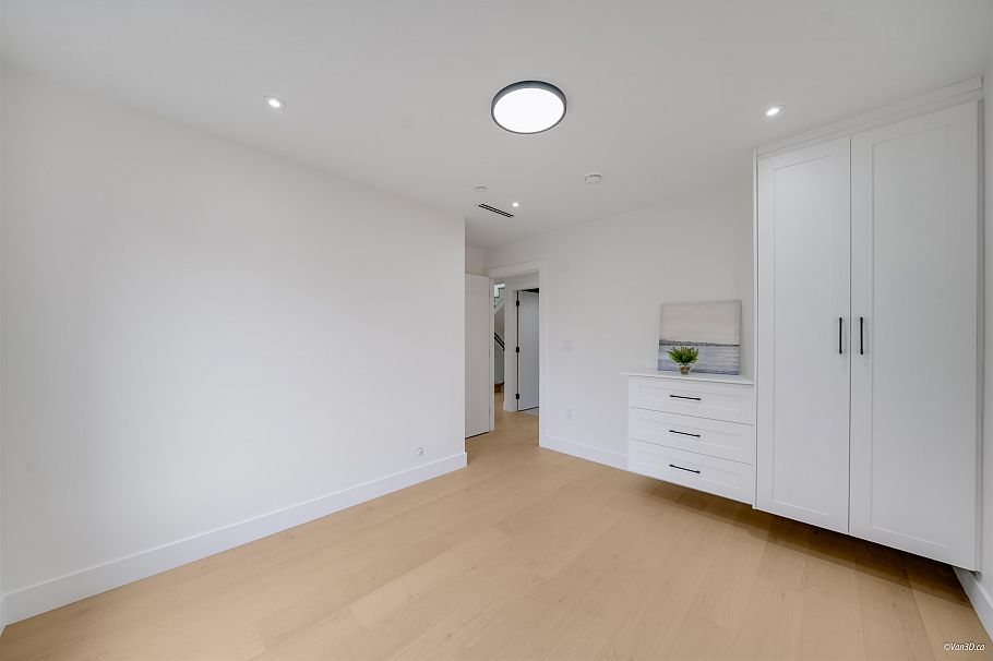 1 4463 Walden Street Vancouver, BC - 24