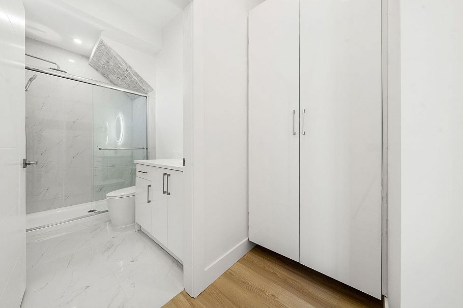 2 3583 Haida Drive Vancouver, BC - 38