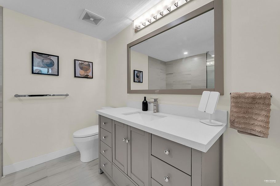 801 140 E 14 Street North Vancouver, BC - 27