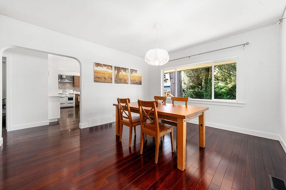 2195 Cortell Street North Vancouver, BC - 12