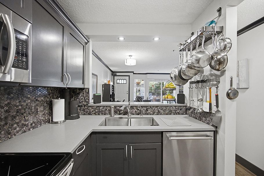 106 735 W 15th Avenue Vancouver, BC - 10