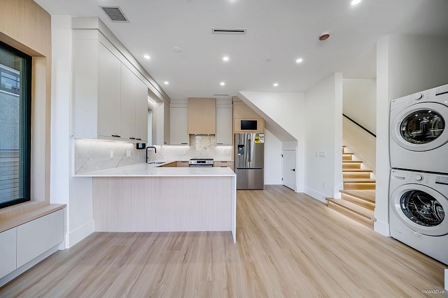 1 2636 Mcgill Street Vancouver, BC - 8