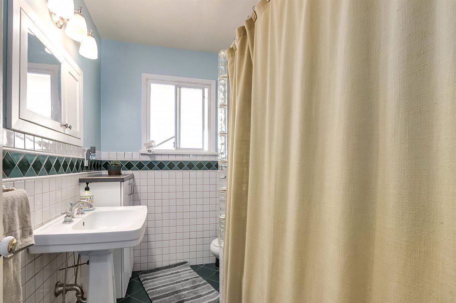 3712 Fir Street Burnaby, BC - 17