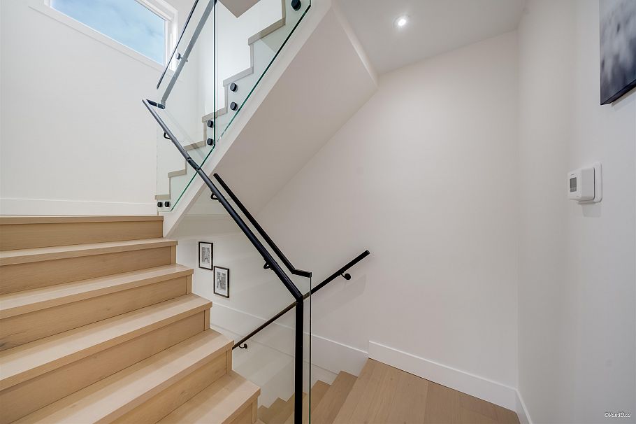 1 4463 Walden Street Vancouver, BC - 19