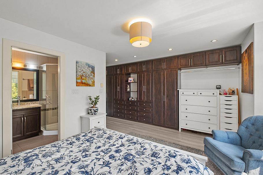 318 W 18th Street North Vancouver, BC - 11