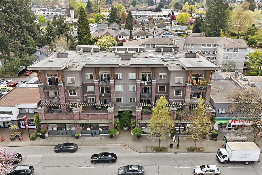 204 1273 Marine Drive North Vancouver, BC - 1