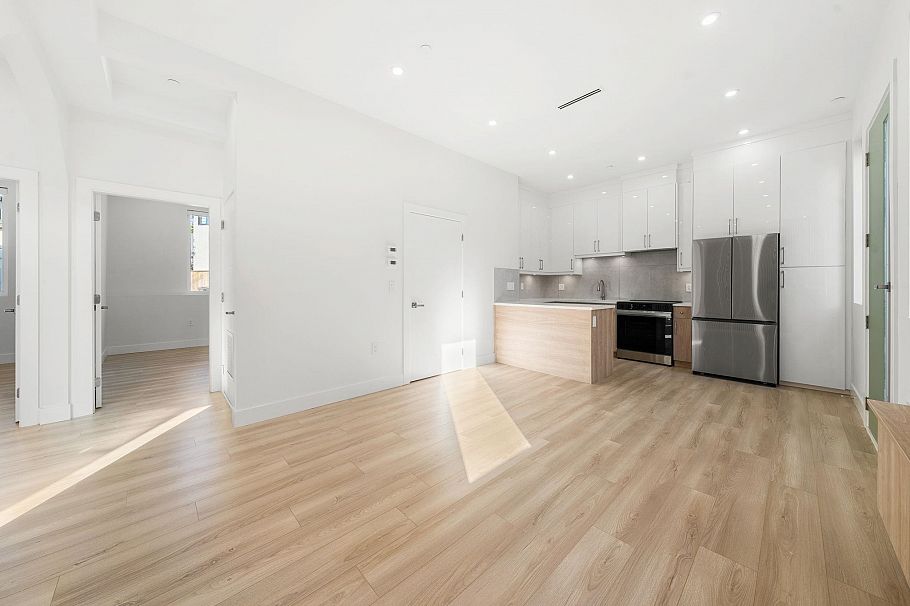 2 3583 Haida Drive Vancouver, BC - 15