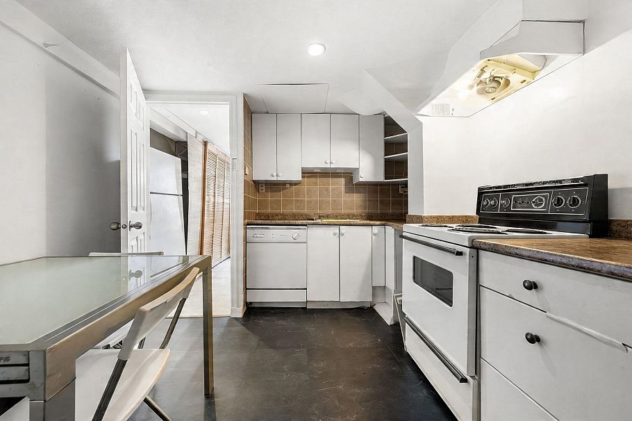 339 E 41st Avenue Vancouver, BC - 24