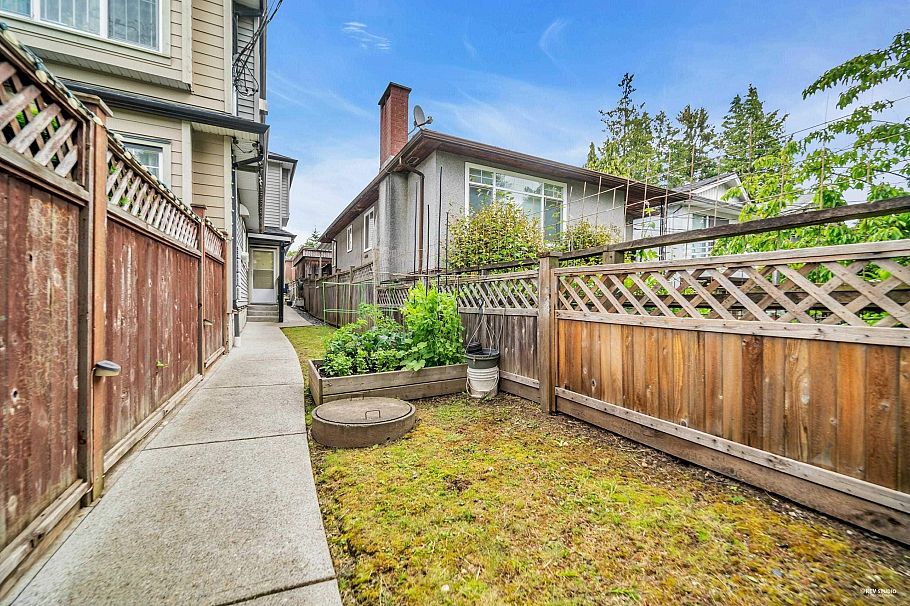669 W 71st Avenue Vancouver, BC - 25