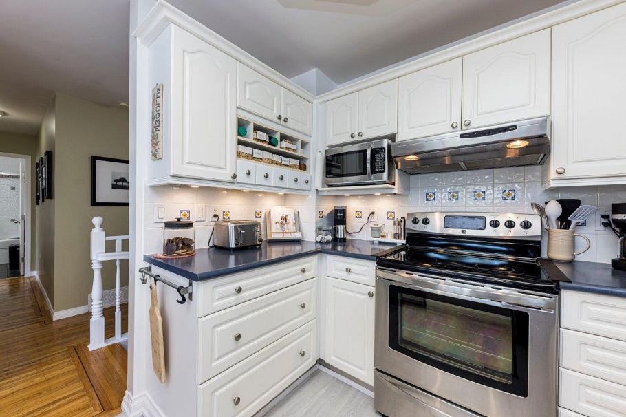 895 E 12th Street North Vancouver, BC - 11