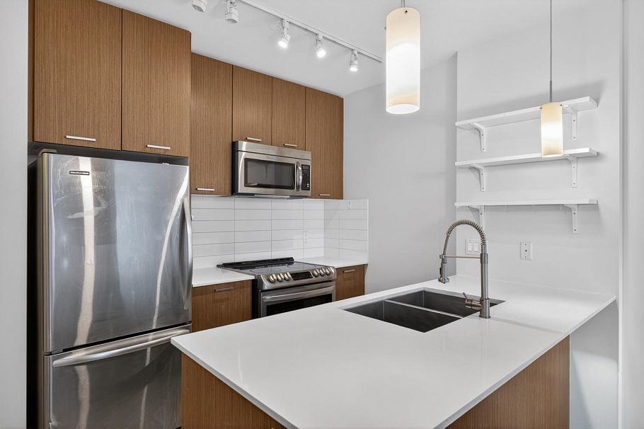 501 2321 Scotia Street Vancouver, BC - 3