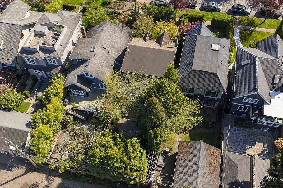 4549 W 12th Avenue Vancouver, BC - 35