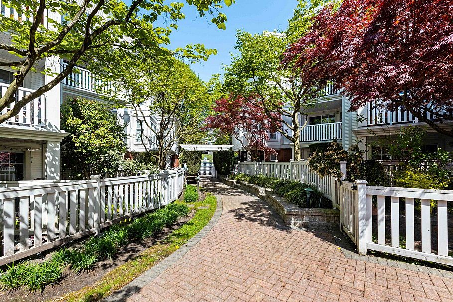 113 147 E 1st Street North Vancouver, BC - 24