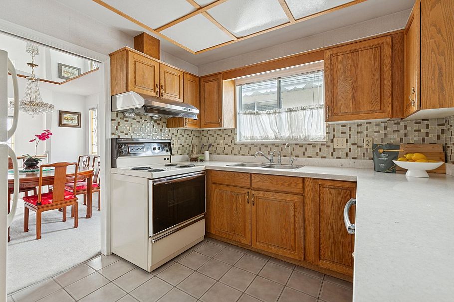 729 W 62nd Avenue Vancouver, BC - 10