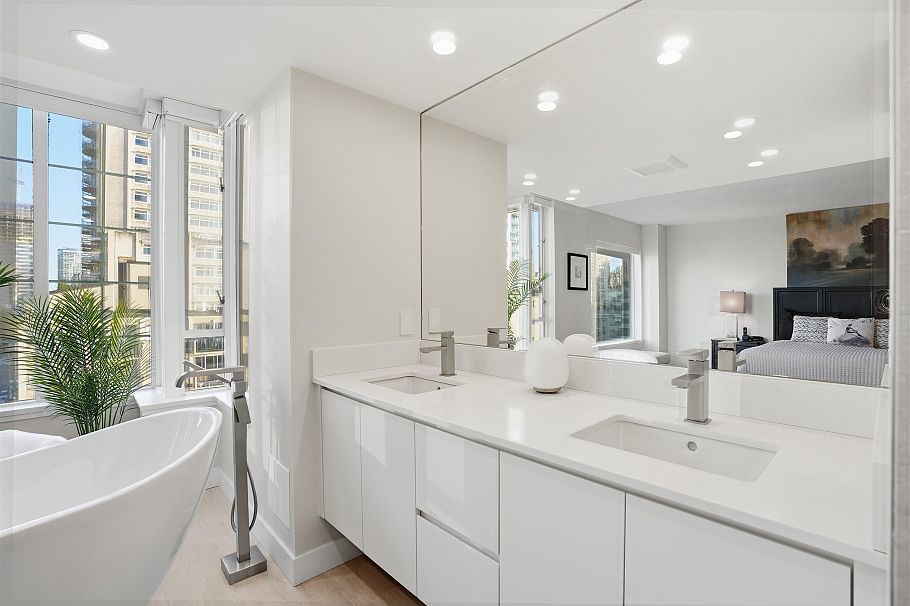 901 1311 Beach Avenue Vancouver, BC - 21