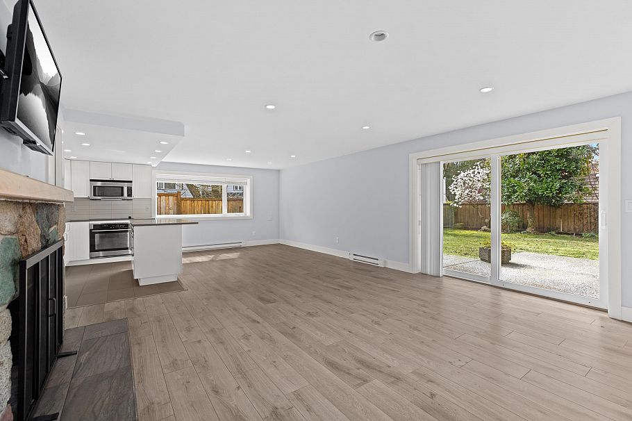 6297 Mackenzie Street Vancouver, BC - 25