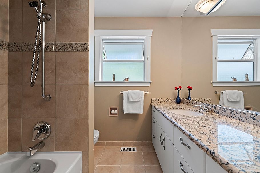 353 Newdale Court North Vancouver, BC - 15