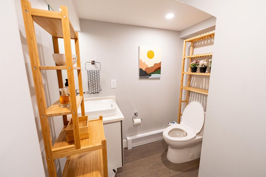 201 289 Drake Street Vancouver, BC - 19