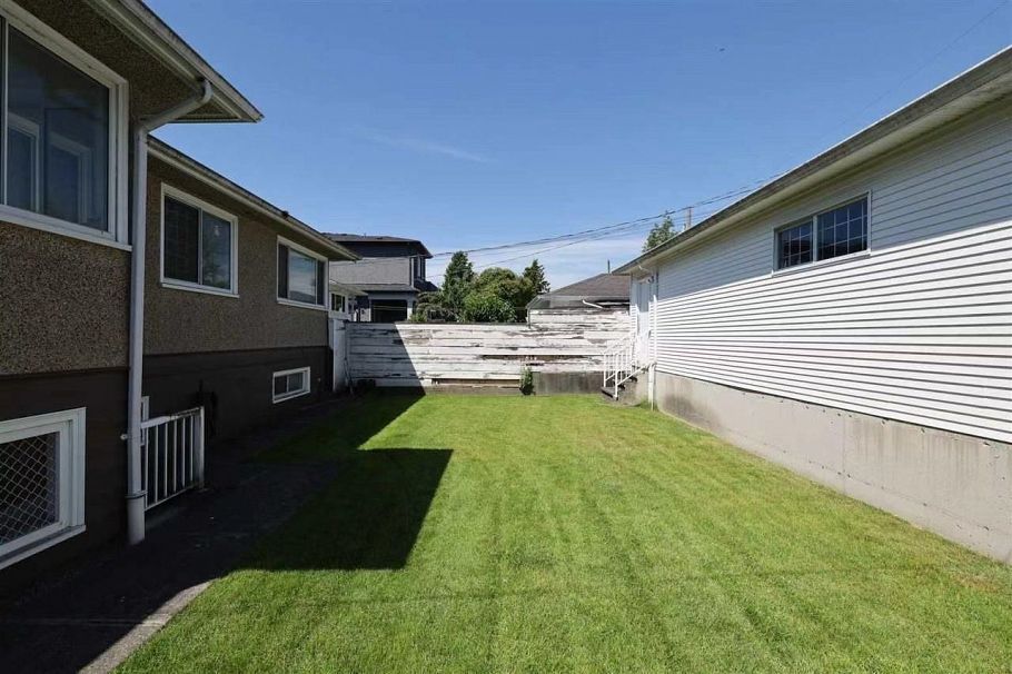 1563 E 59th Avenue Vancouver, BC - 12