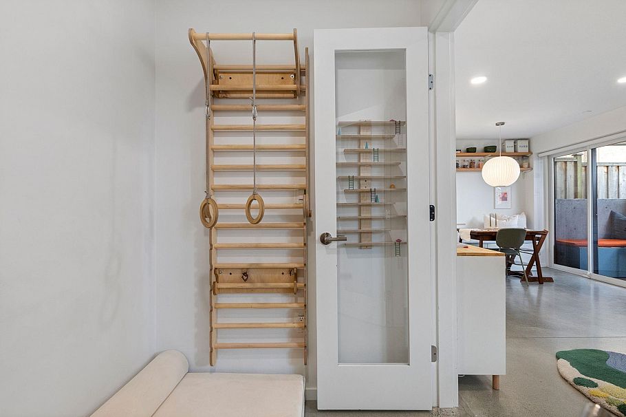 2333 Napier Street Vancouver, BC - 11