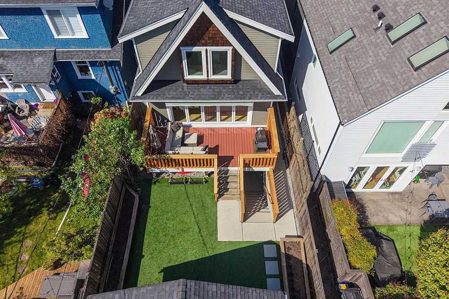 1008 E 14th Avenue Vancouver, BC - 13