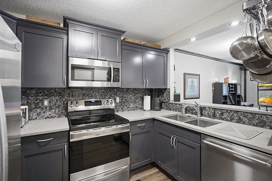 106 735 W 15th Avenue Vancouver, BC - 8