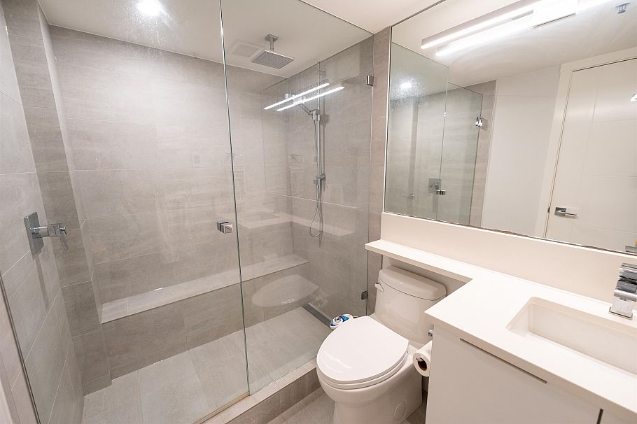 201 289 Drake Street Vancouver, BC - 23