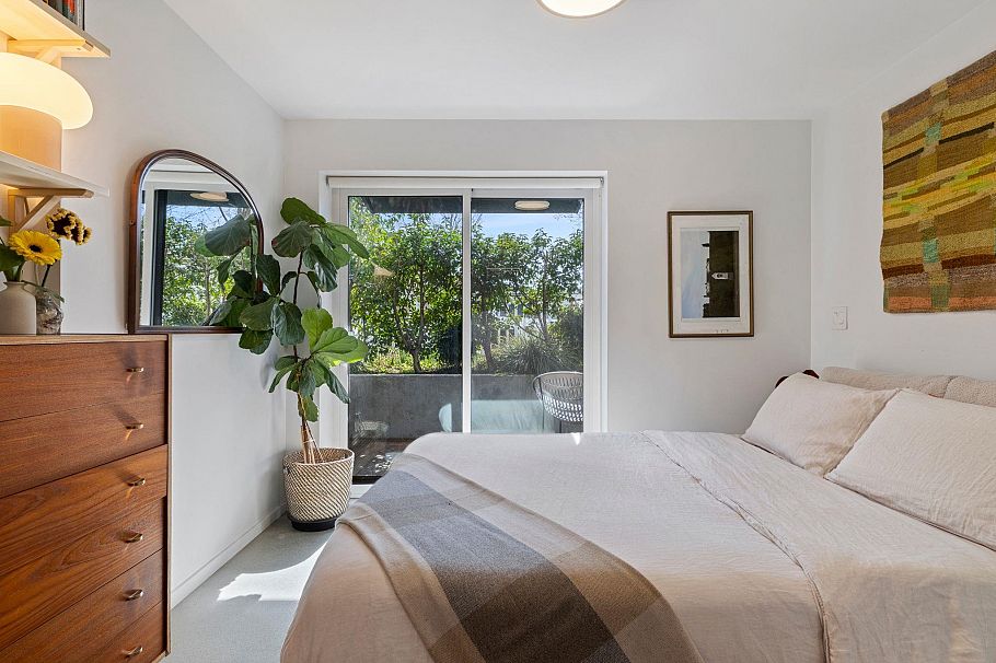 2333 Napier Street Vancouver, BC - 26