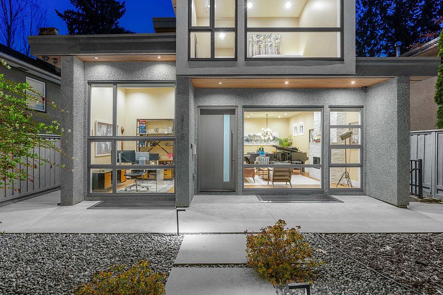 315 E 20th Street North Vancouver, BC - 34