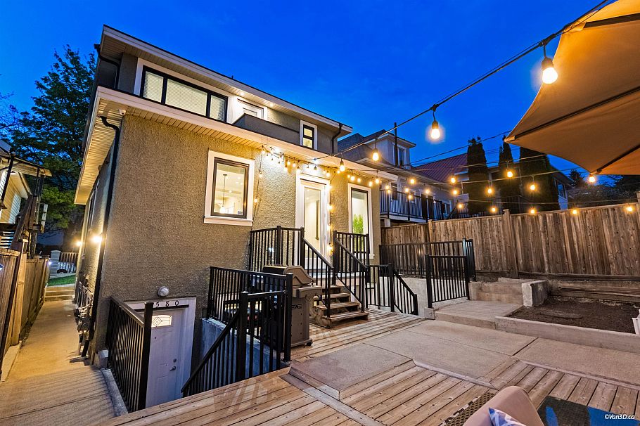 3582 Franklin Street Vancouver, BC - 34